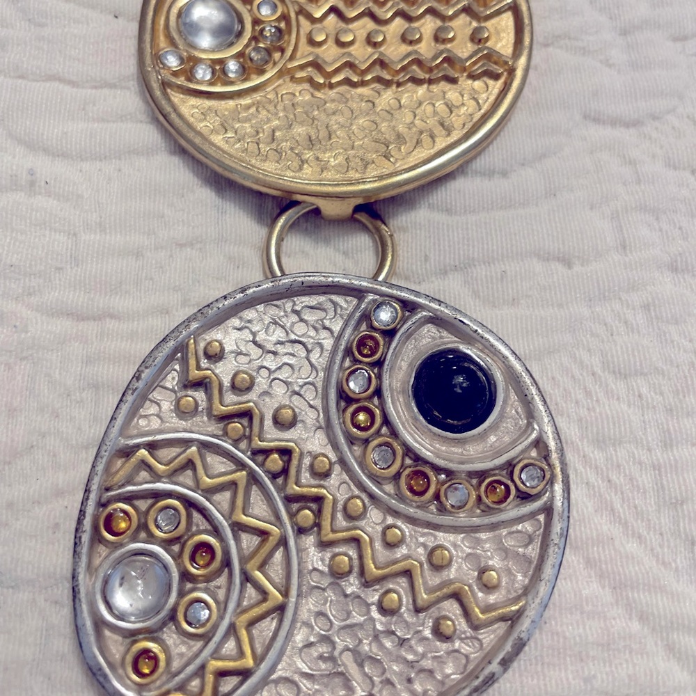 Chico’s Chunky Medallion Adjustable Chain Belt - Picture 4 of 10